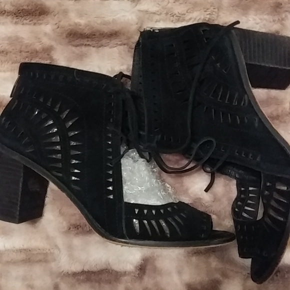 Vince Camuto Tarita Sandal Bootie - Picture 3 of 7